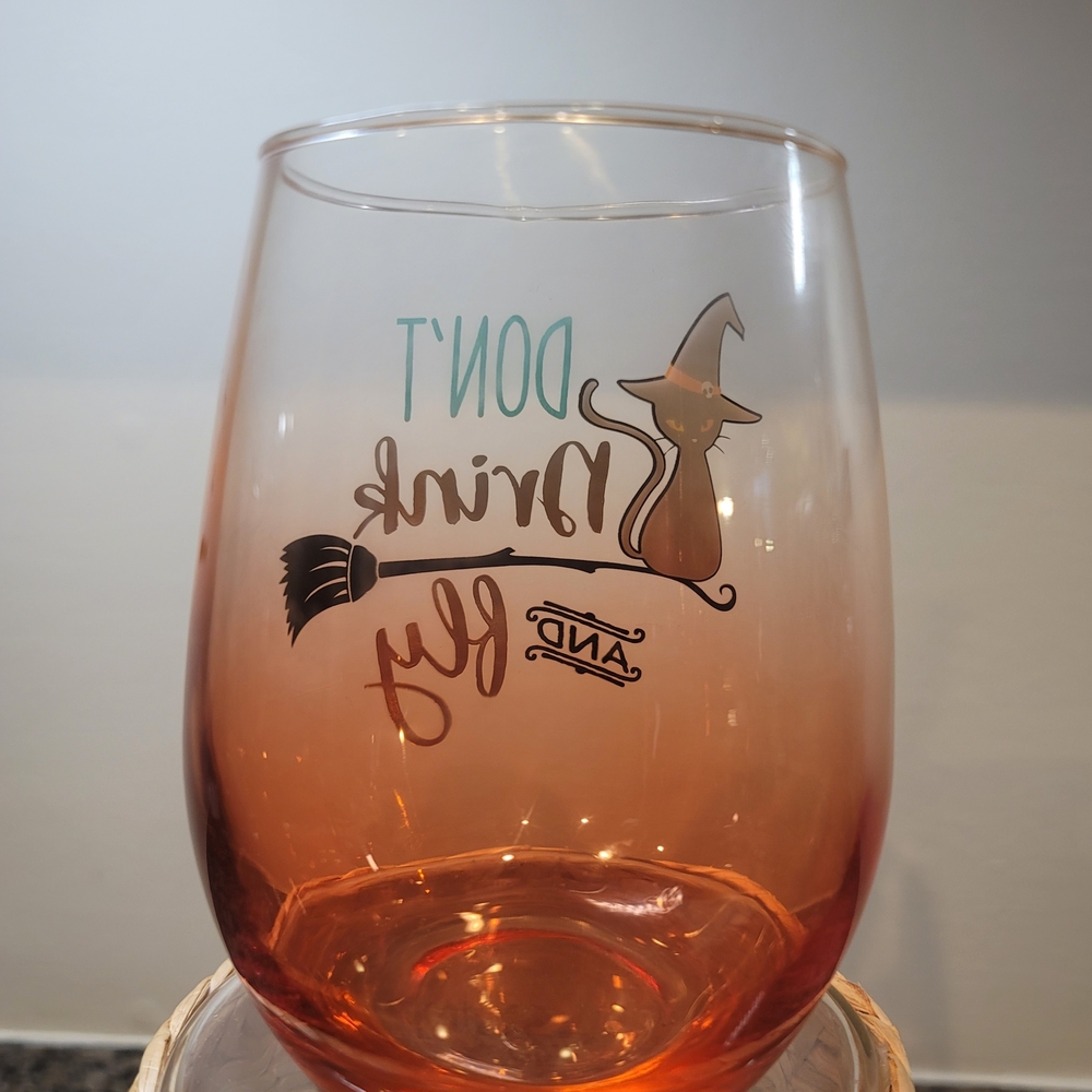 DON'T DRINK AND FLY Stemless Wine Glass - Picture 2 of 2